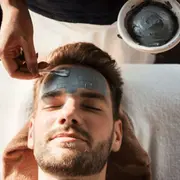 Soins du visage pour hommes à Paris 11ème