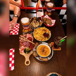 Soirée dans le meilleur bar à bière de Poissy!