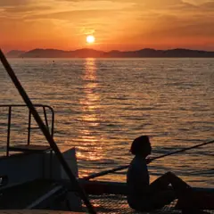 Soirée en catamaran en mer depuis Hyères (83)