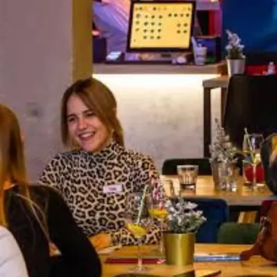 Soirée rencontres lesbiennes à Paris : des connexions authentiques et sans pression