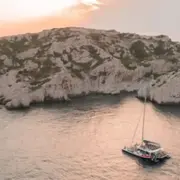 Soirée sunset guinguette en catamaran depuis Marseille