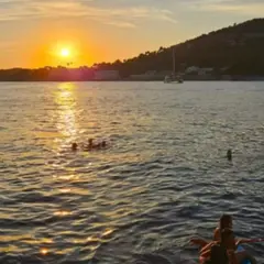 Soirée sunset guinguette en catamaran depuis Saint-Raphaël