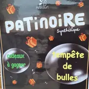 Soirée tempête de bulles et cadeaux à la patinoire de Noël