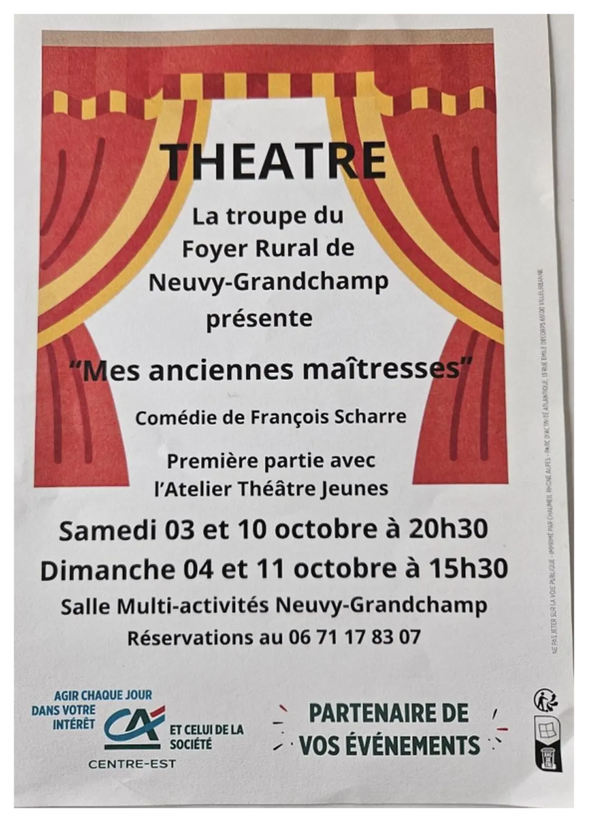 Soirée théâtre. Première partie avec l'atelier théâtre jeunes puis la troupe des adultes