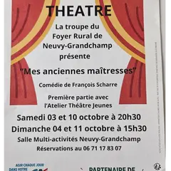 Soirée théâtre. Première partie avec l'atelier théâtre jeunes puis la troupe des adultes