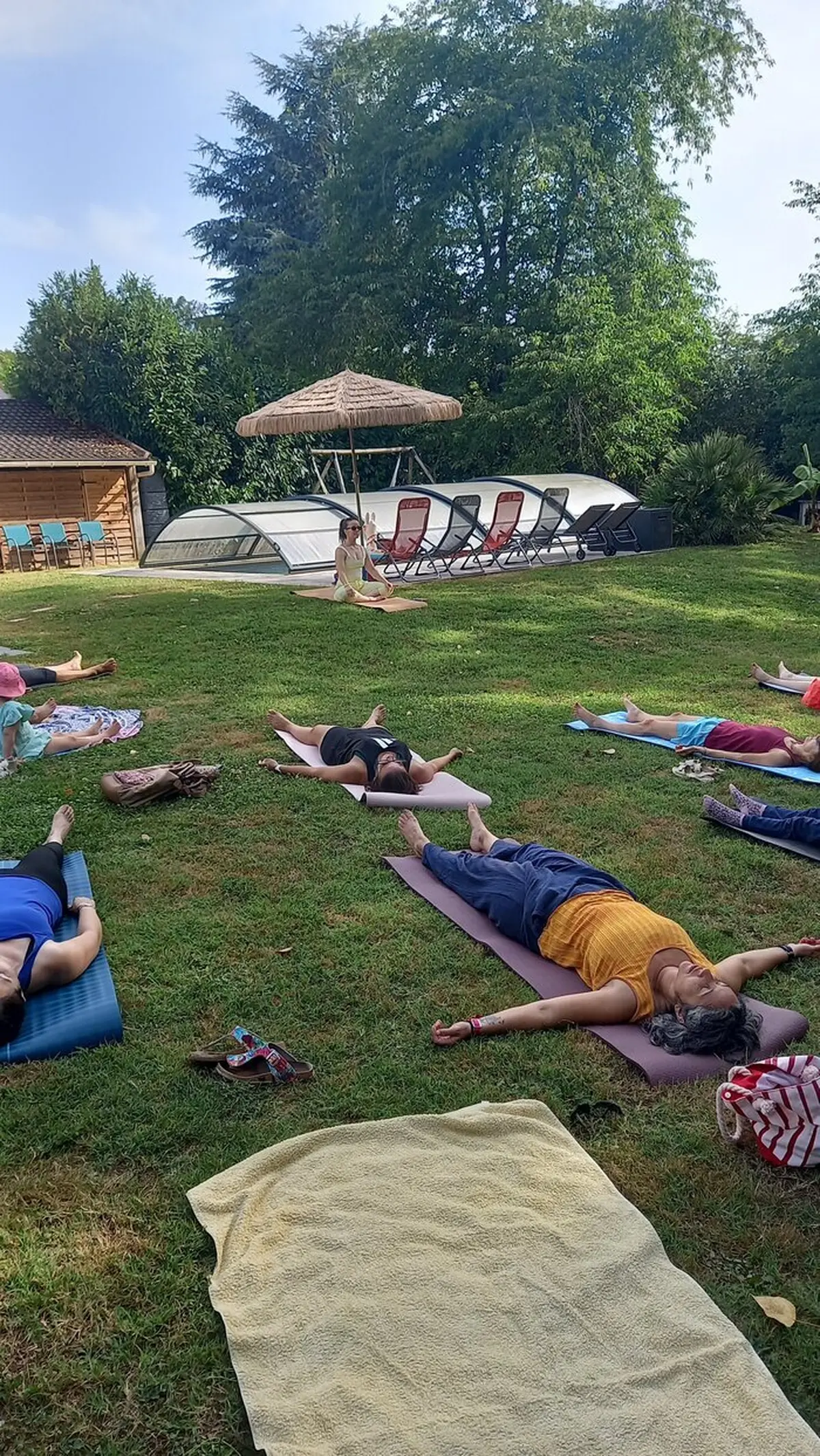 Soirée Yoga au bord de la piscine