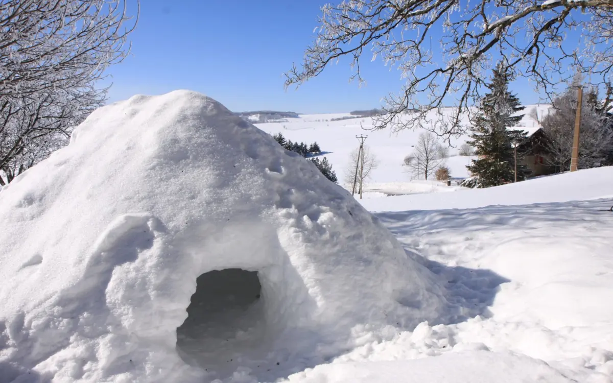 Sortie accompagnée Mendi Gaiak : balade igloo à Iraty
