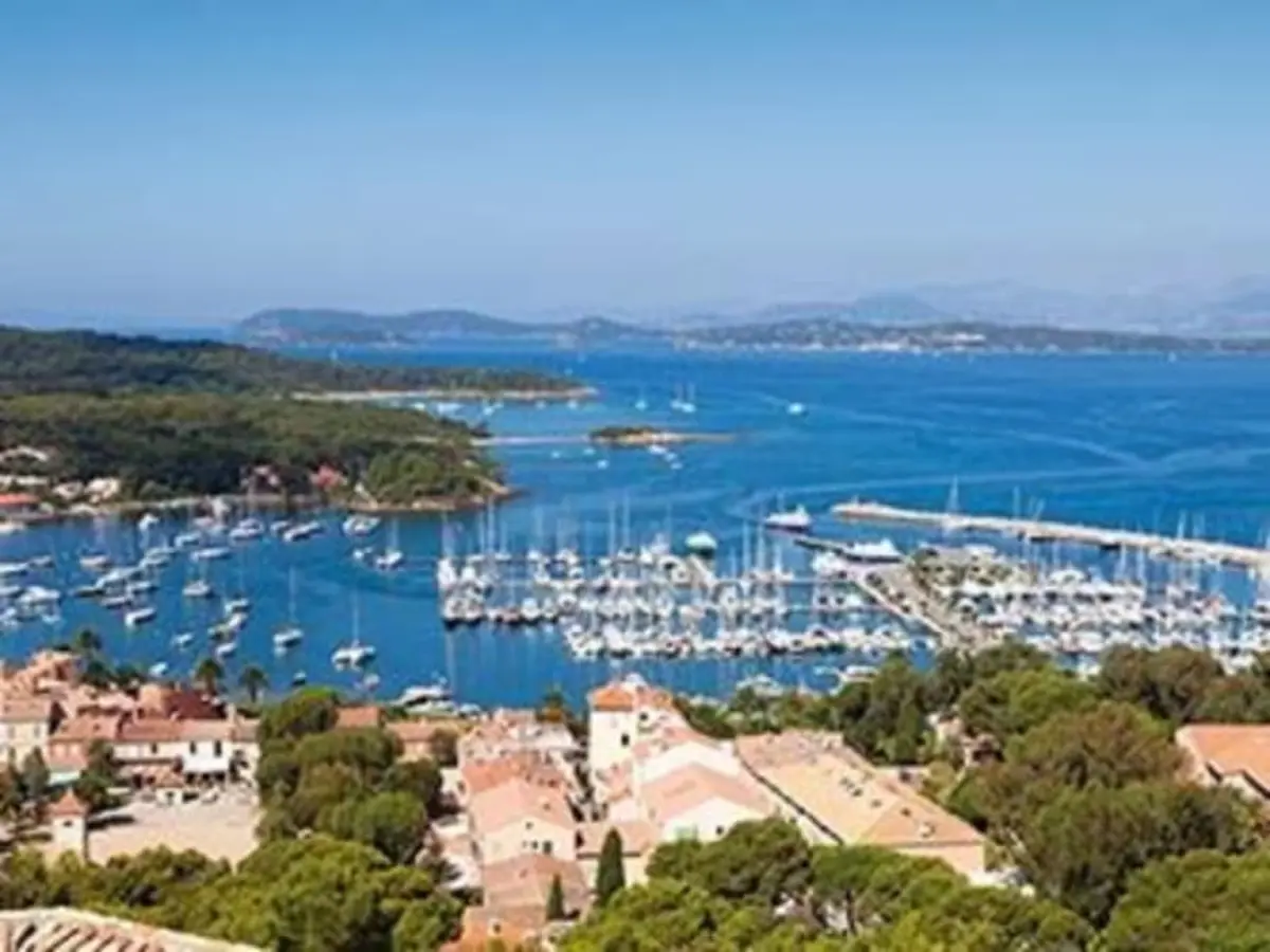Sortie en bateau à Porquerolles depuis Bandol (83)