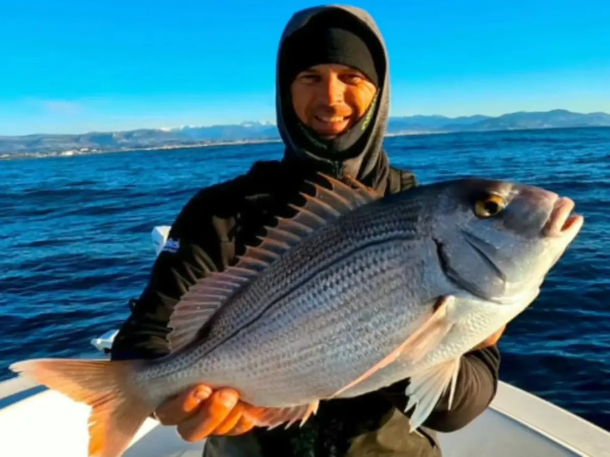 Sortie p&ecirc;che en bateau au d&eacute;part de Saint-Laurent-du-Var (06)