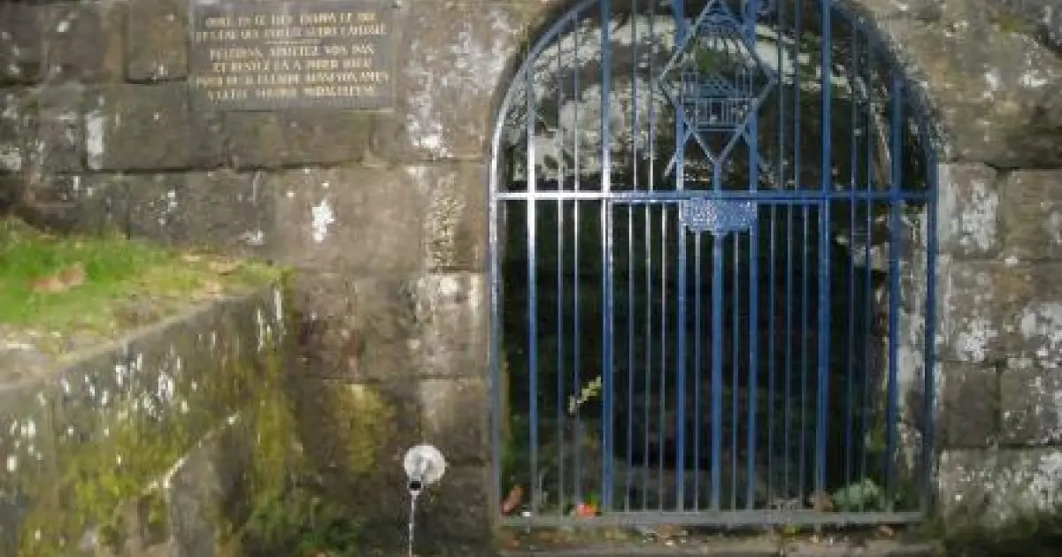 La source miraculeuse du Mont Ste Odile est discrète, même si très célèbre.