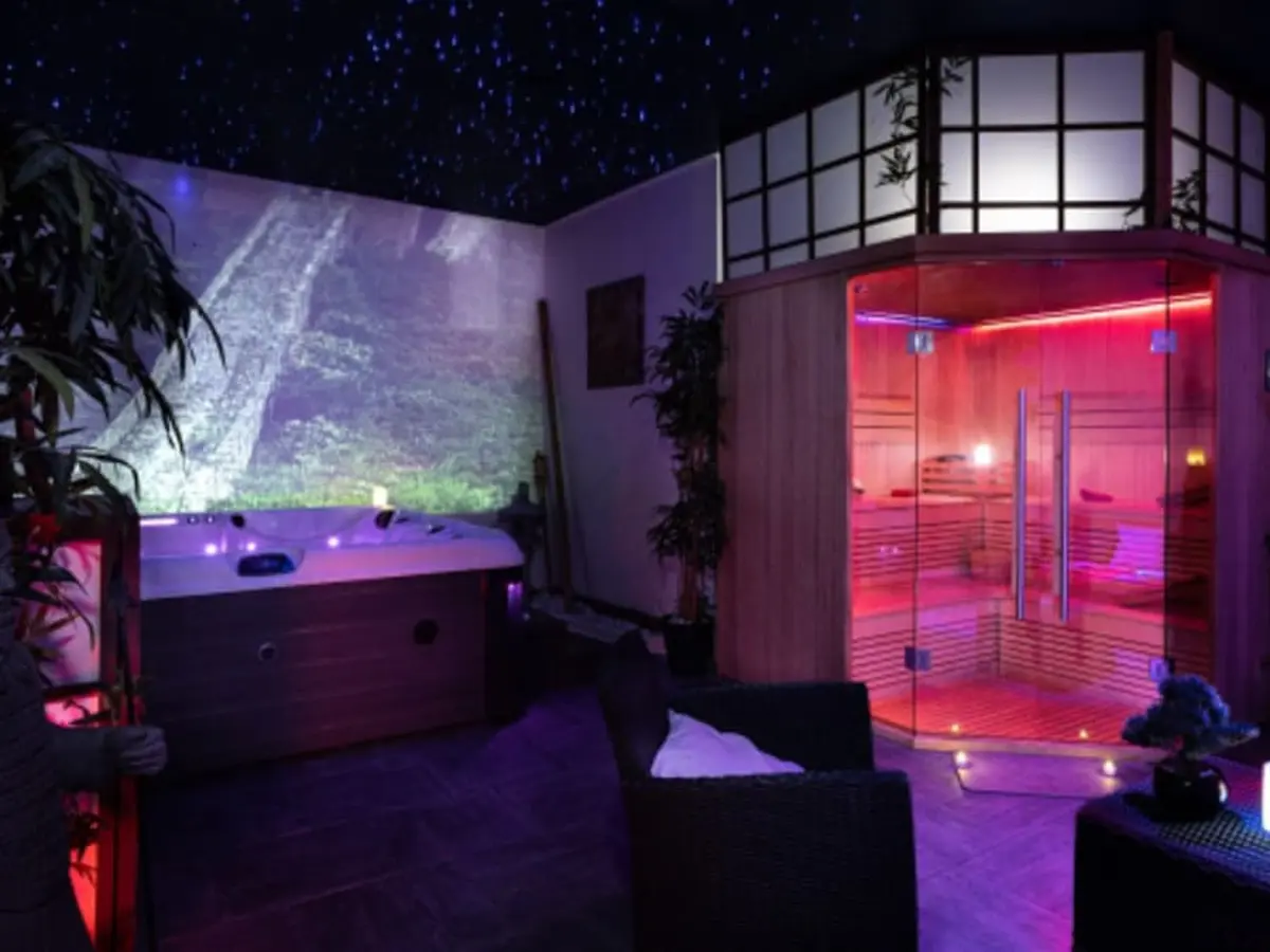 Spa, jacuzzi et sauna privatif à Saint-Thibault-des-Vignes (77)