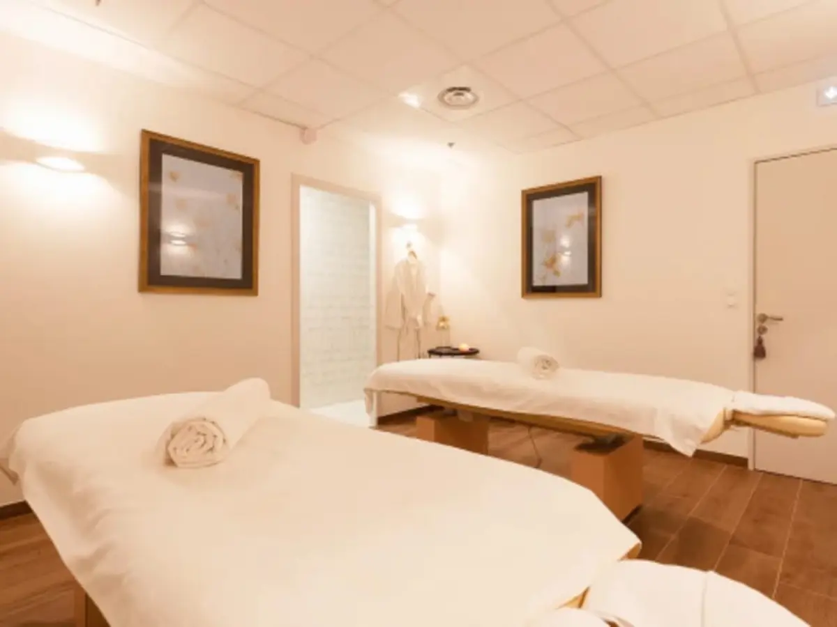 Spa privatif en duo à l'Hôtel Renaissance Paris St Cloud (92)