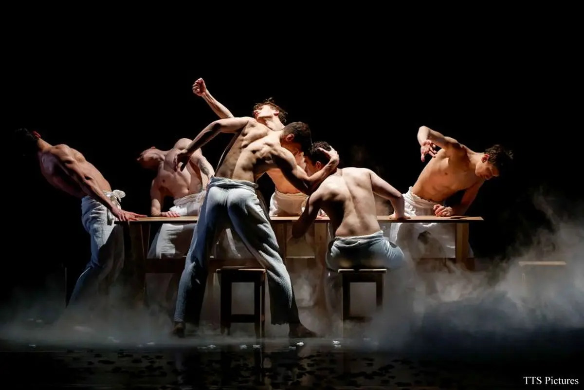 Spectacle à l'Archipel : Rêves / Cirque Inshi