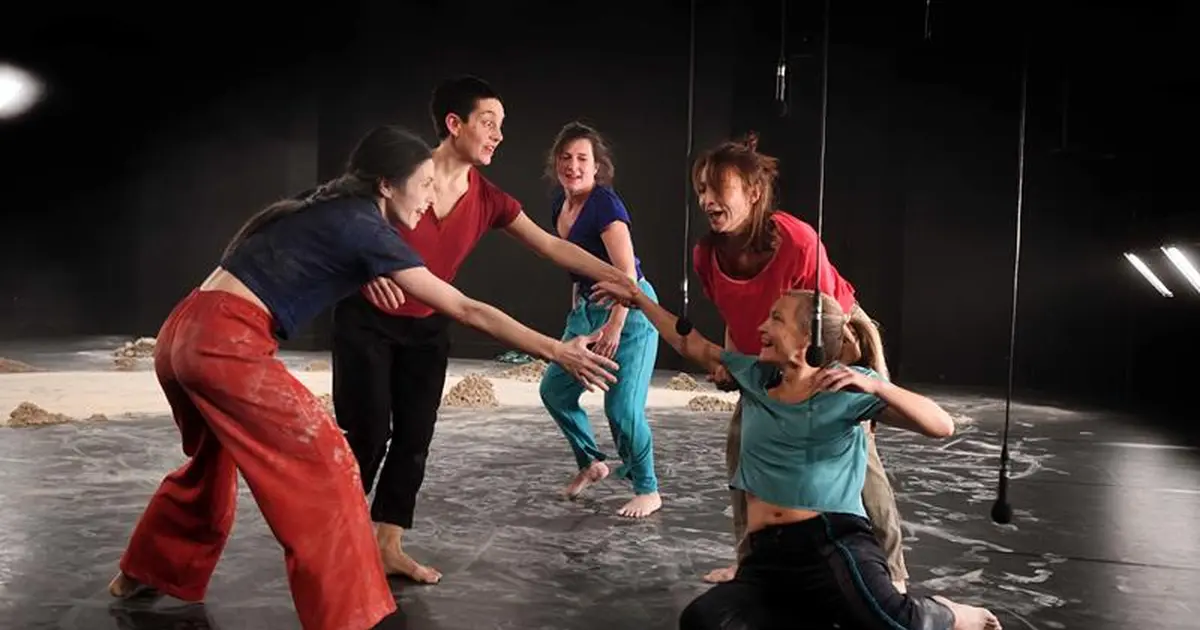 Spectacle - À l'aune de leurs peaux