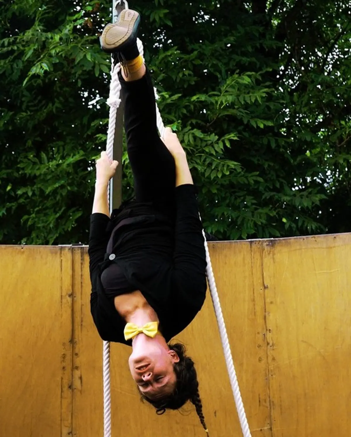 Spectacle à La Rosée / Palabre (cirque De Proximité Dans Un Espace Clos à Ciel Ouvert)