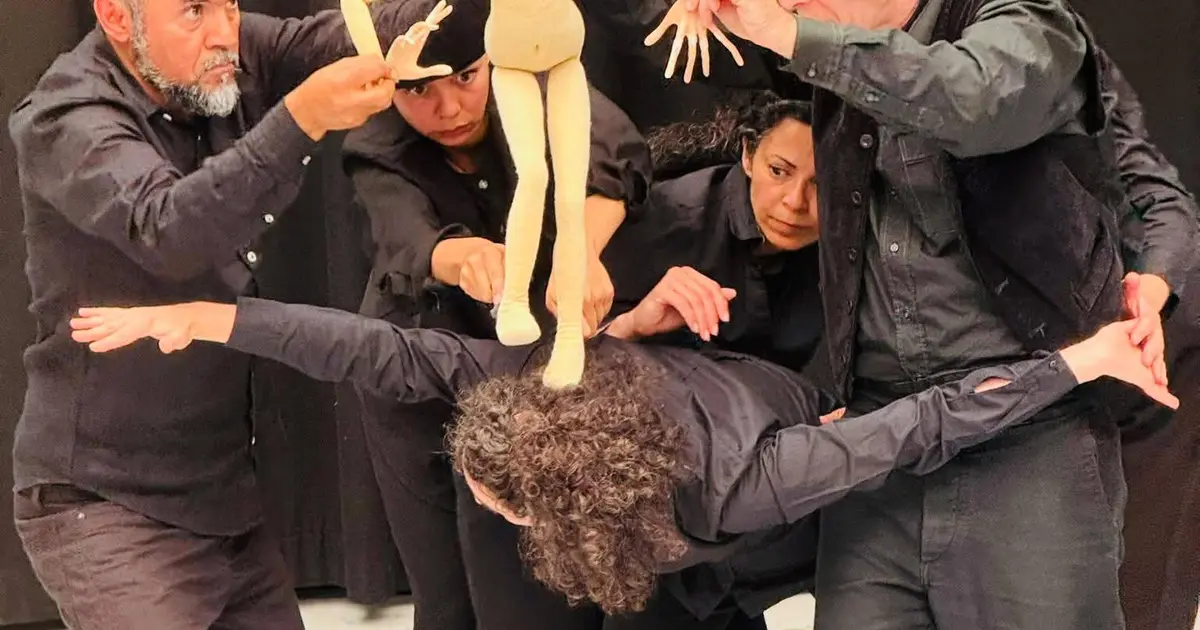 Spectacle au Bavardou : Théâtre Marionnette « Comme c’est étrange un nous », du collectif Looking for Rose