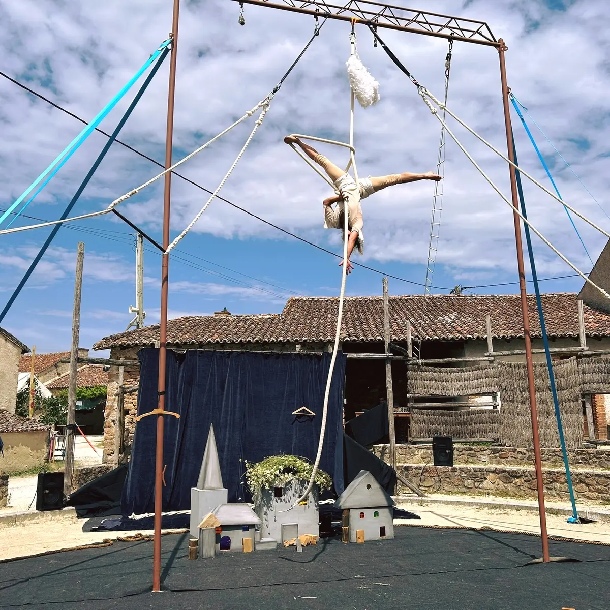 Spectacle D'est en Ouest