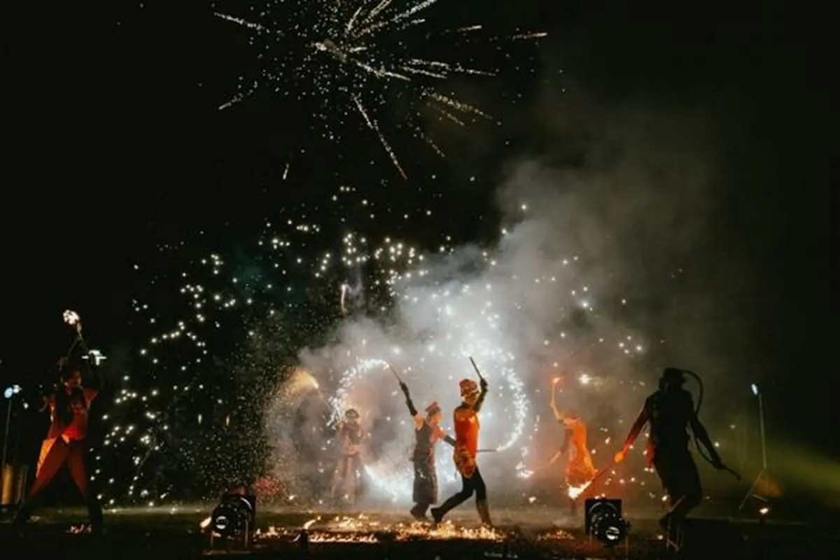 Spectacle de feu (Jardins de la Guierle)