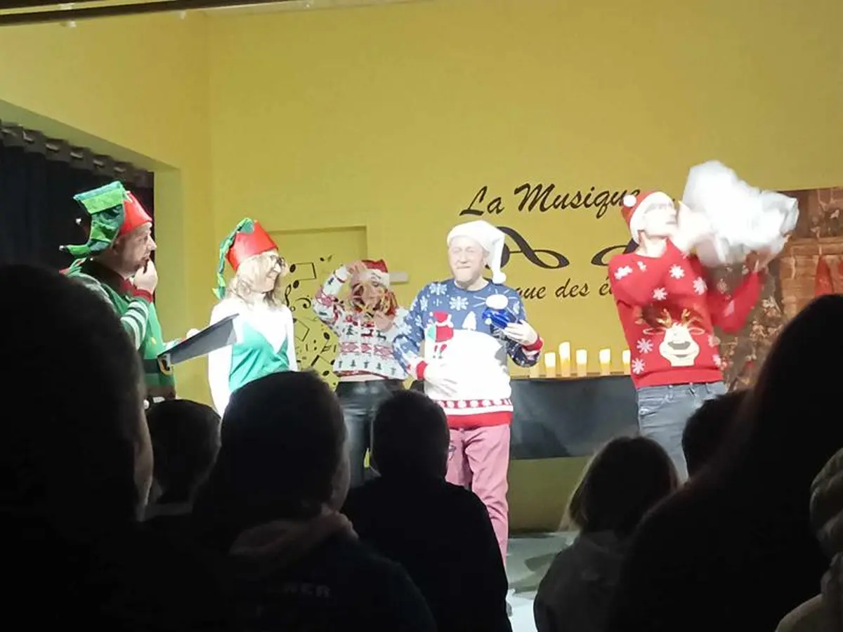 Spectacle de Noël pour enfants  'Le sapin enchanté du Père Noël'