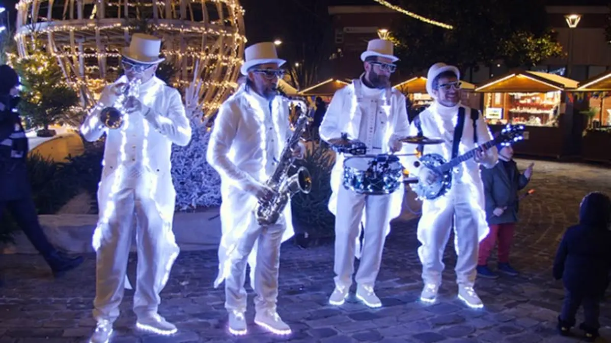 Spectacle déambulatoire « La Belle parade de Noël » - Noël à Chartres 2025