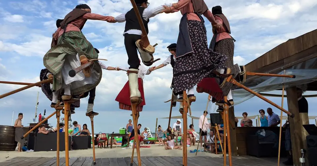 Spectacle des échassiers landais Lous Esquirous
