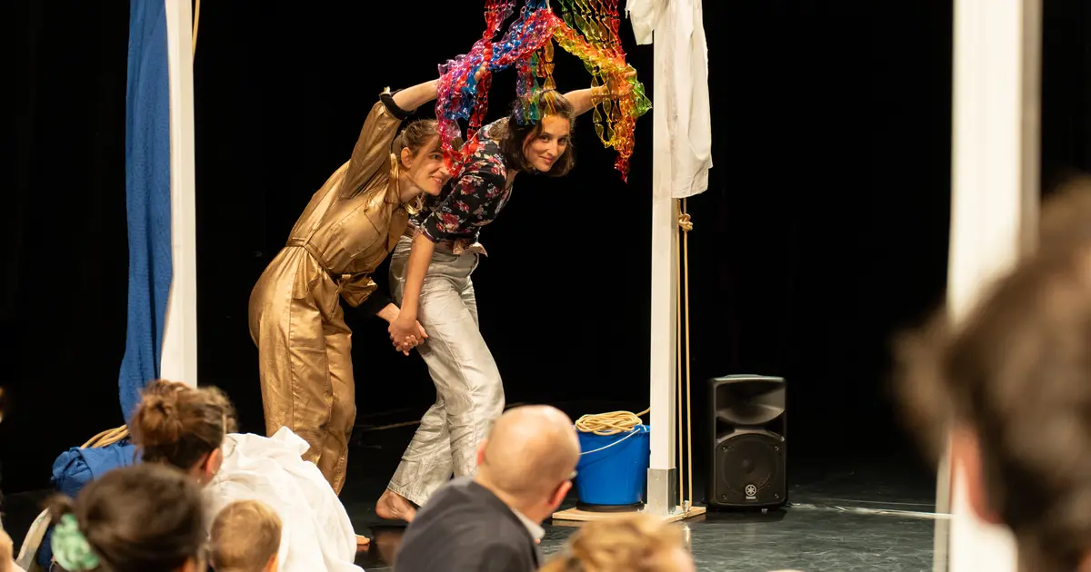 Spectacle familial Cou erture