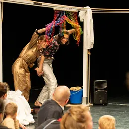 Spectacle familial Cou erture