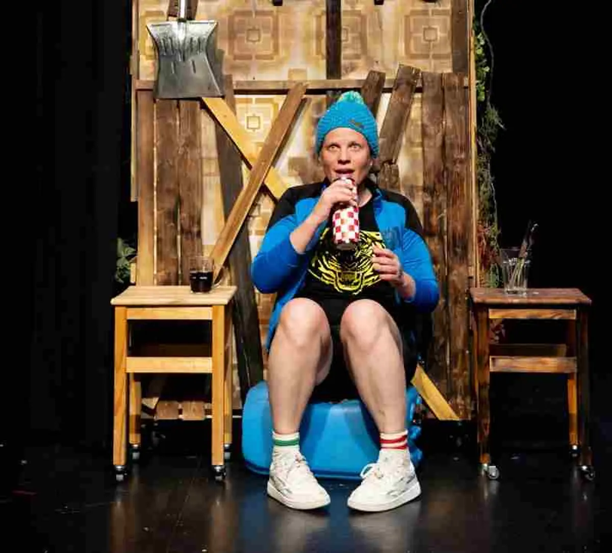 Spectacle : manger un phoque