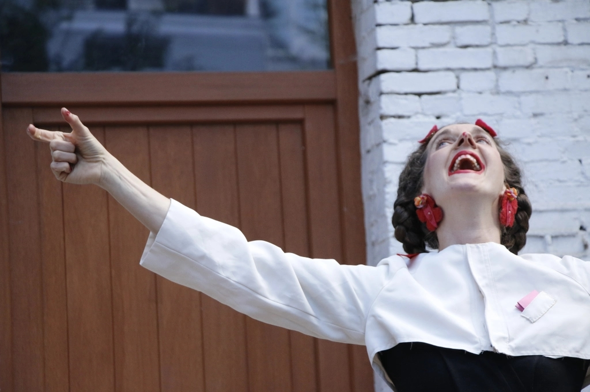 Spectacle Moiselle fête ses 7 ans par la Cie les Os à Marminiac