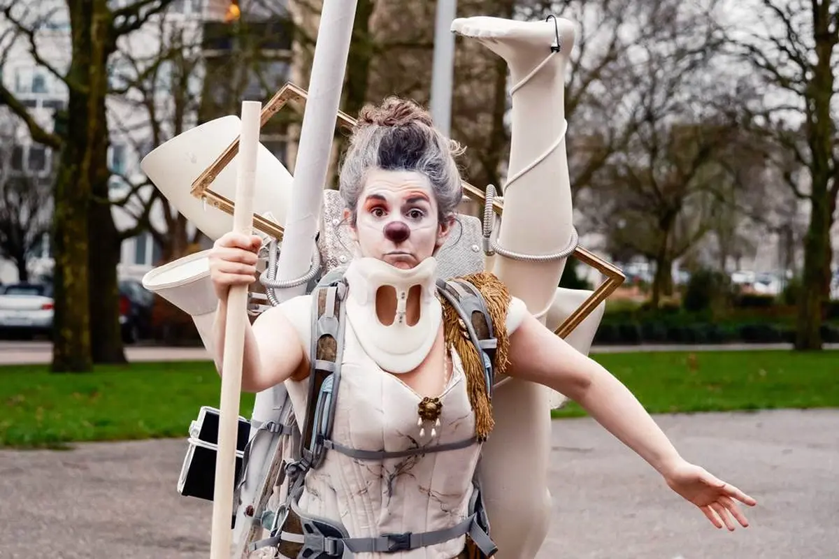 Spectacle  N’être