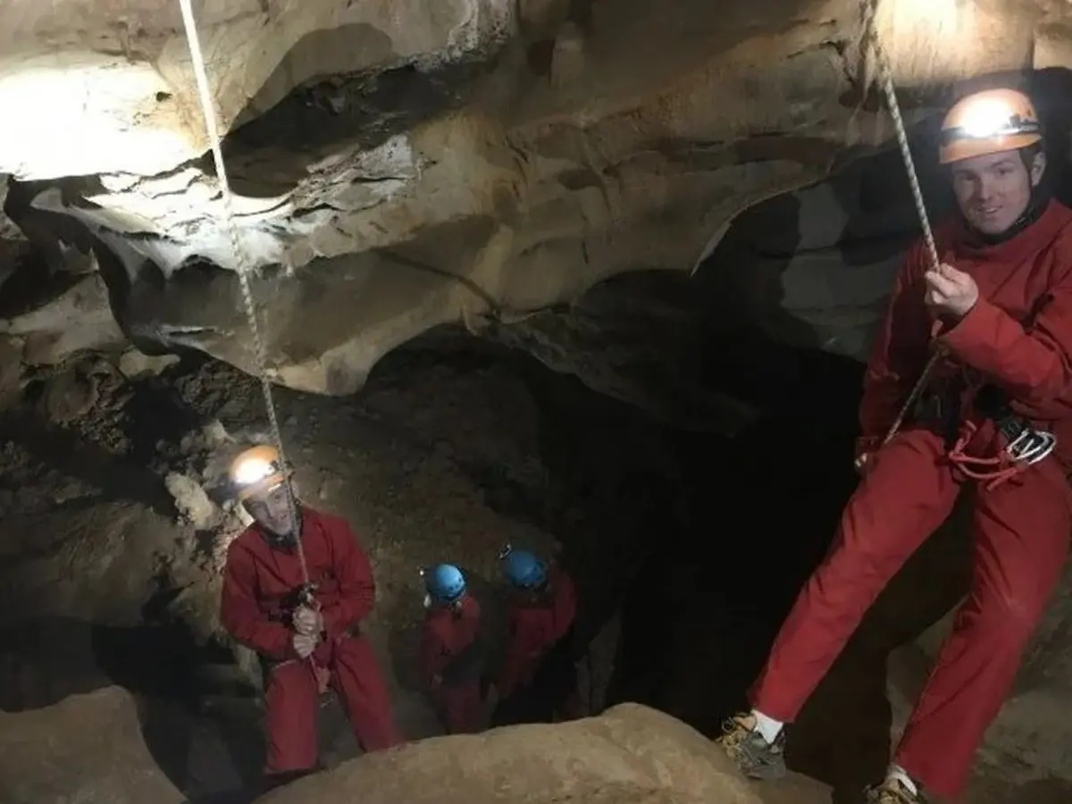 Spéléologie d'exception : passez une nuit dans une grotte