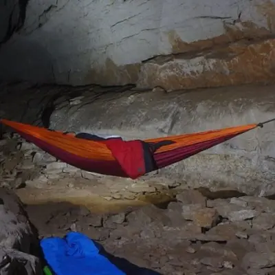 Spéléologie d'exception : passez une nuit dans une grotte