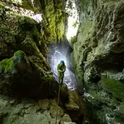 Spéléologie dans la Grotte des Deux-Avens (07)