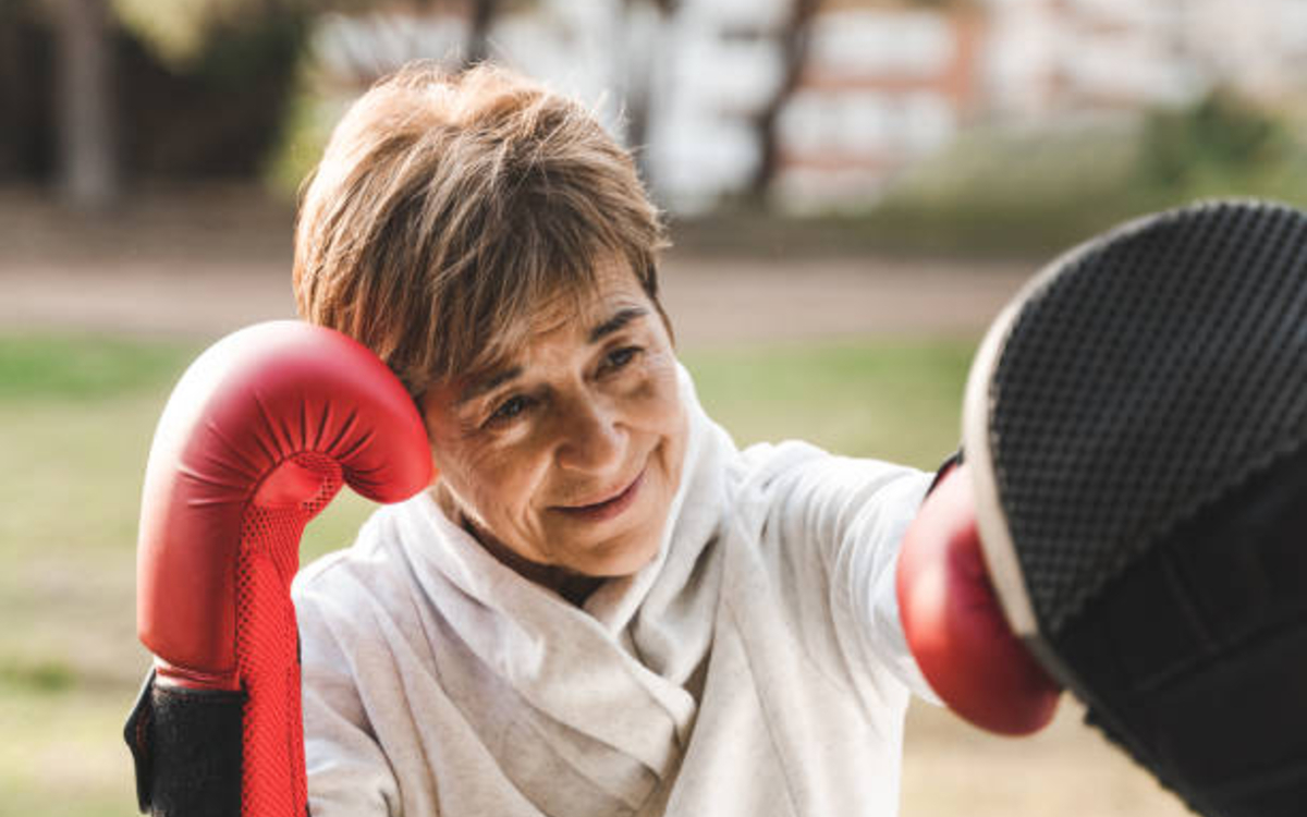 Sport seniors en plein air : Boxe au parc des Buttes Chaumont
