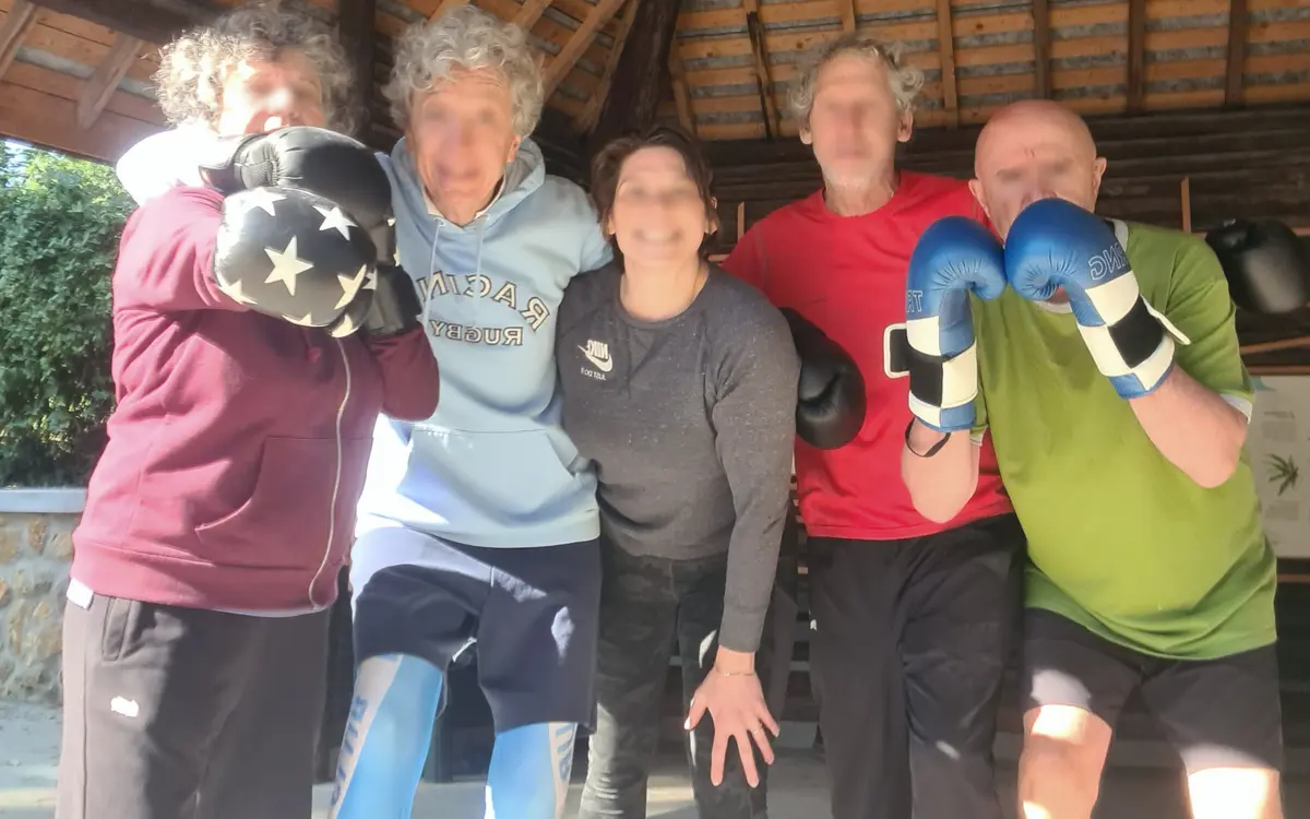 Sport seniors en plein air : Boxe au parc des Buttes Chaumont