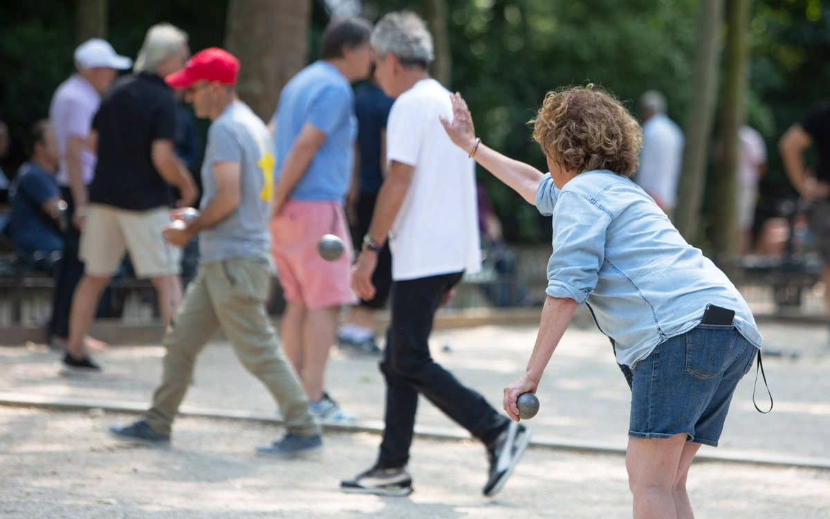 Sport seniors en plein air : Pétanque (cours) au site du club de bouliste AMPS