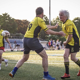 Sport Seniors en plein air : Rugby à 5 sans contact au Centre sportif Suzanne Lenglen