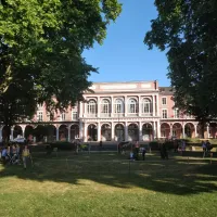 Le square de la bourse et le bâtiment de la SIM &copy; JDS