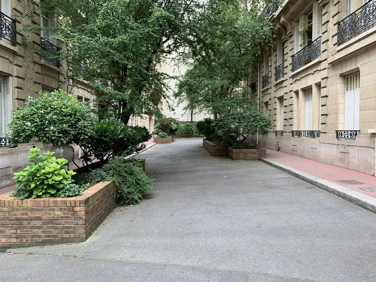 Square La Bruyère à Paris