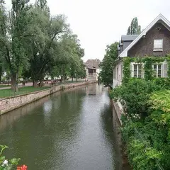 Square Louise-Weiss