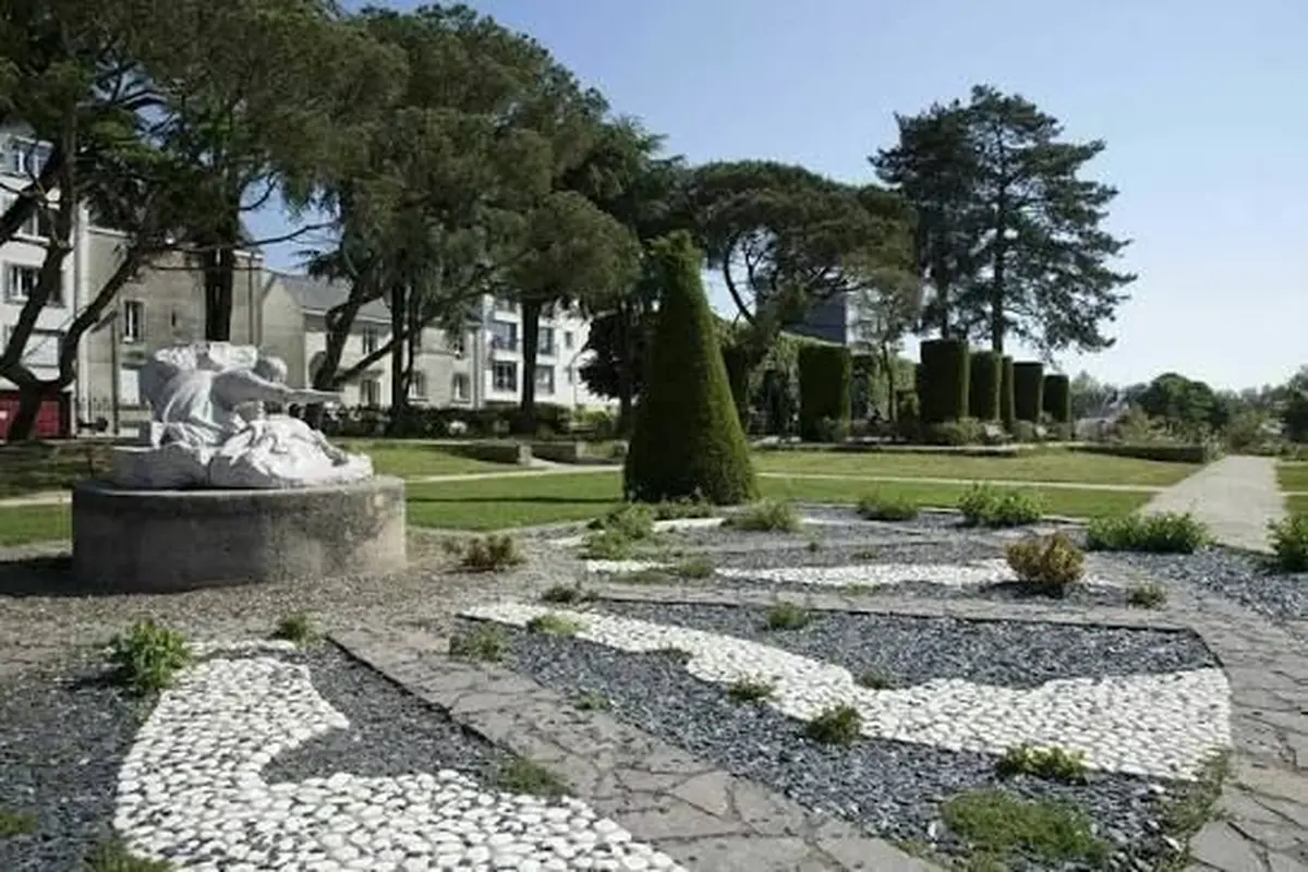 Square Maurice-Schwob
