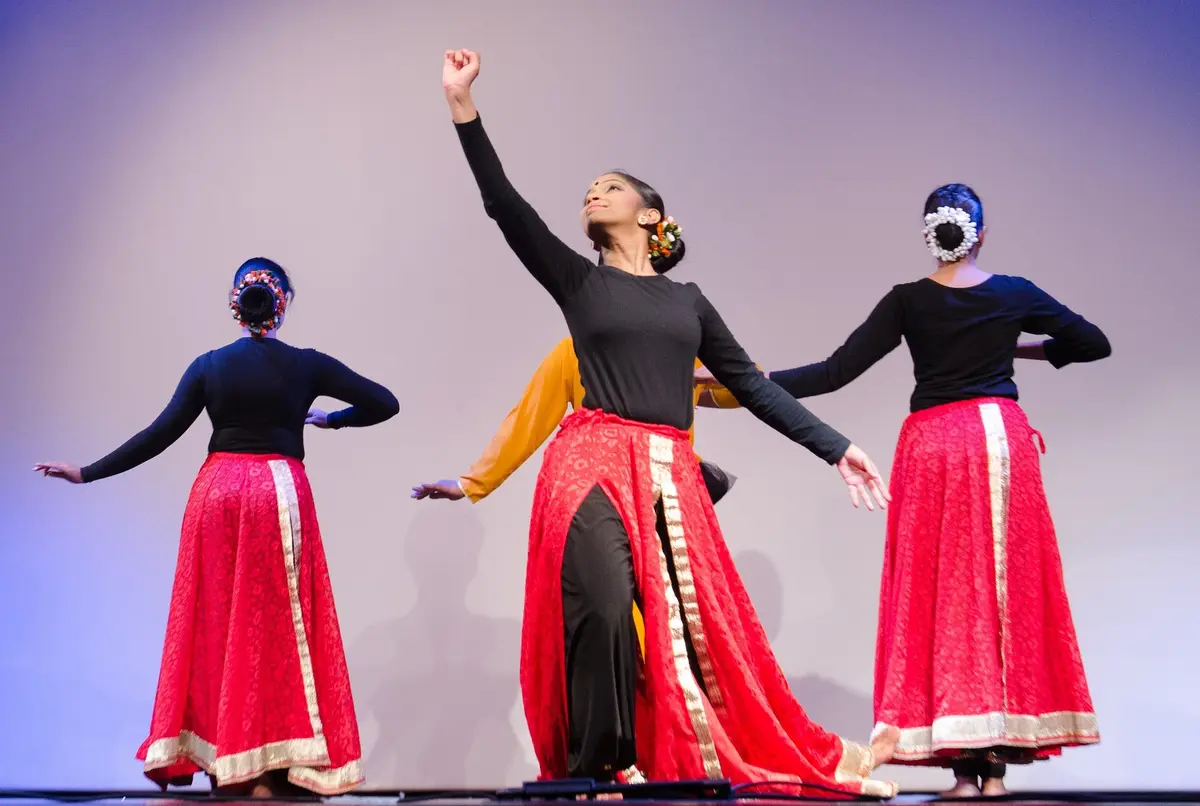 Stage De Danse Indienne (ados Et Adultes)