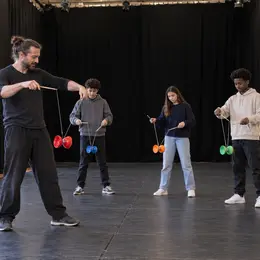 Stage de jonglage : initiation au diabolo