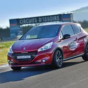 Stage de pilotage 208 GTI sur le Circuit d'Issoire (63)