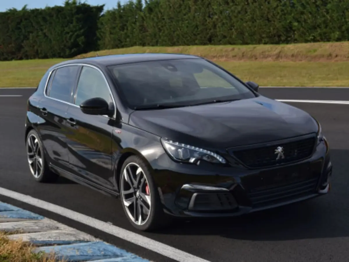 Stage de pilotage 308 GTI sur le Circuit d'Issoire (63)