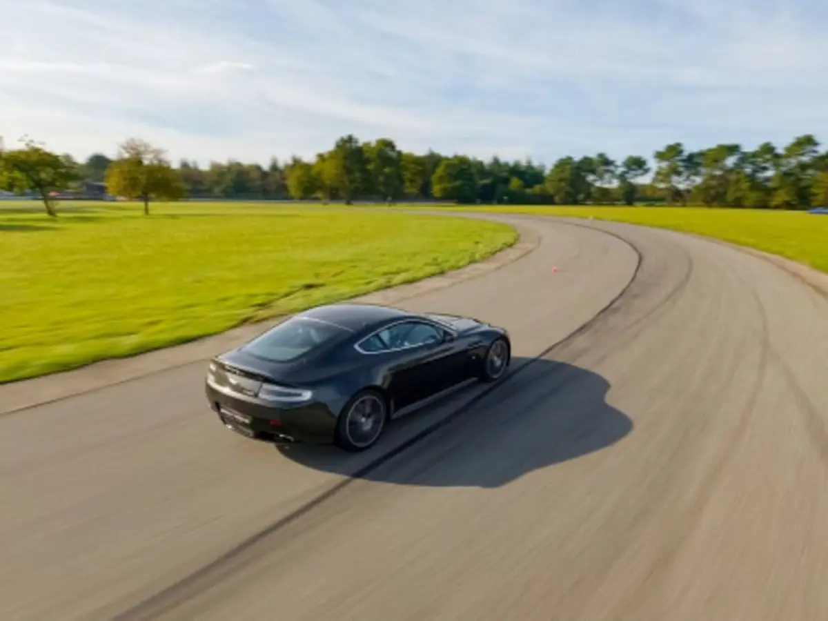 Stage de pilotage Aston Martin V8 Vantage 2, Circuit de Trappes