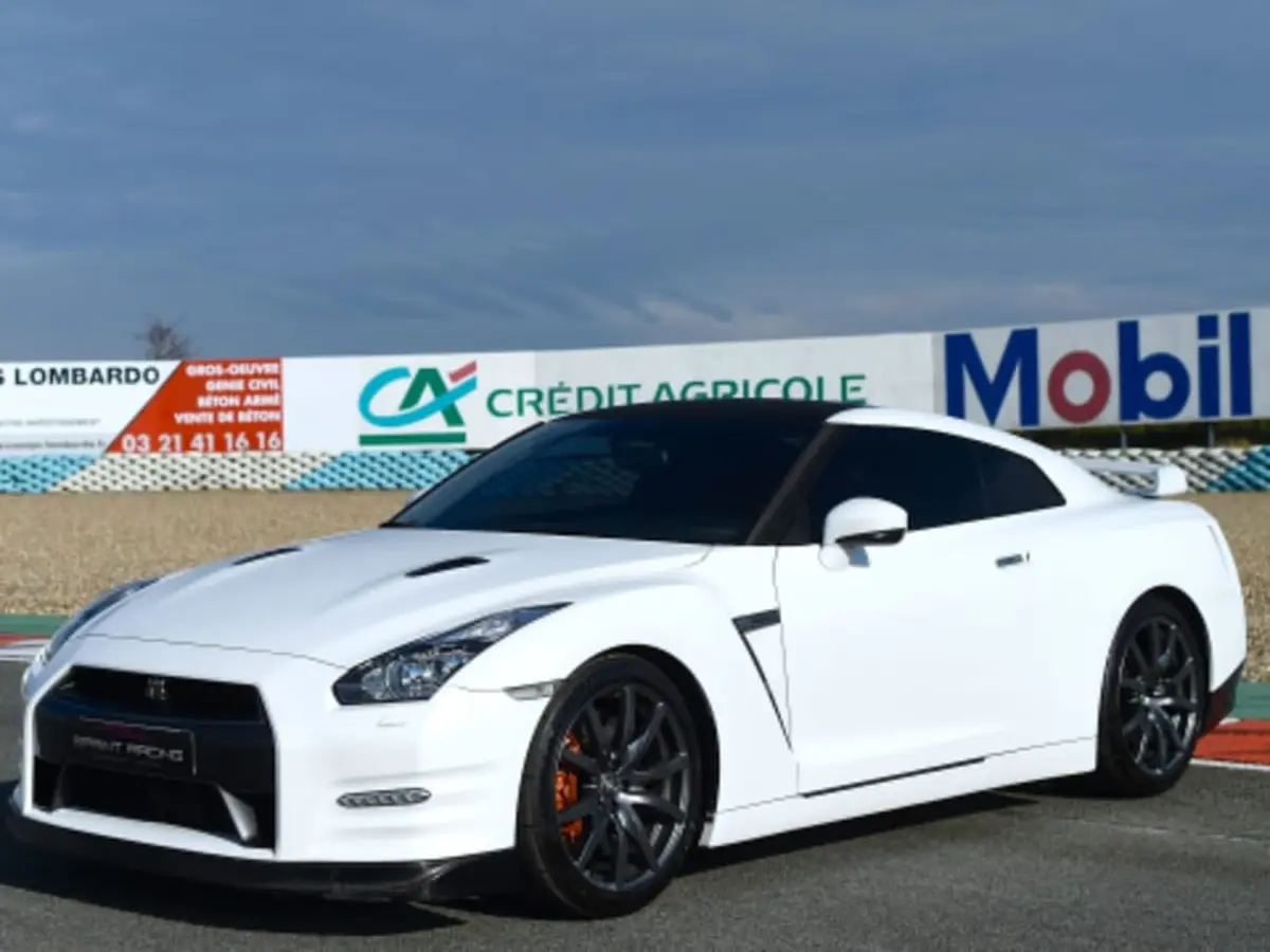 Stage de pilotage en Nissan GTR - Circuit JP Beltoise (78)