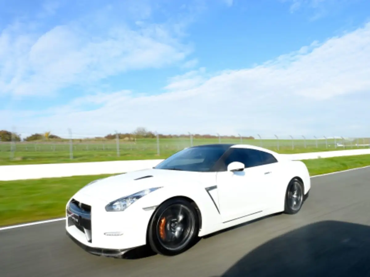 Stage de pilotage en Nissan GTR - Grand Circuit du Roussillon