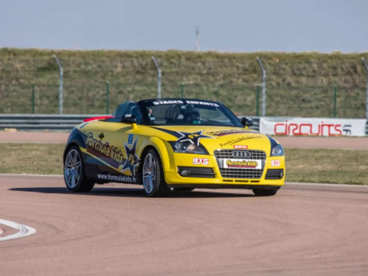 Stage de Pilotage Enfant à Château-Gaillard (01)