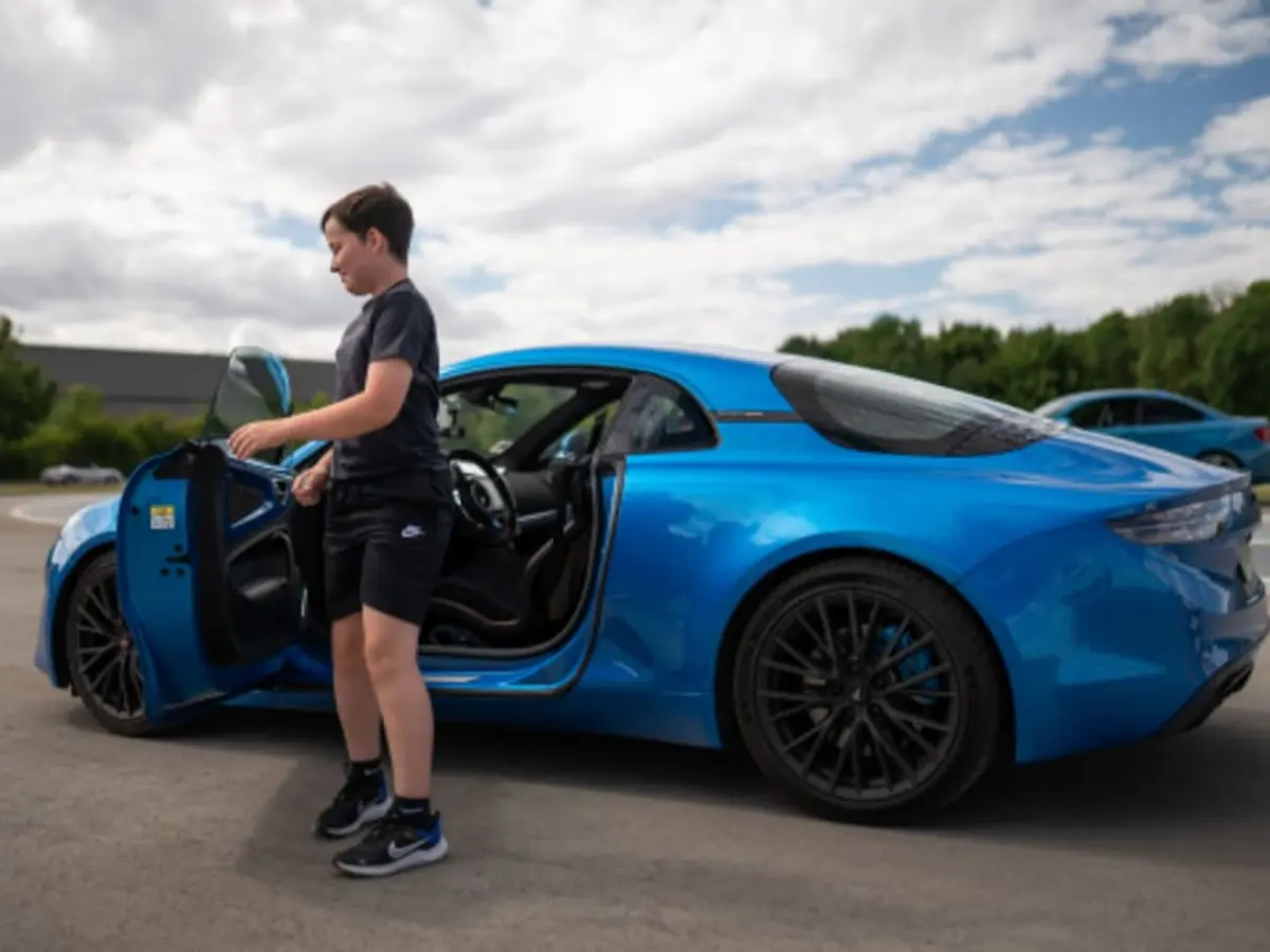 Stage de Pilotage enfant en Alpine A110 au Rheu (35)